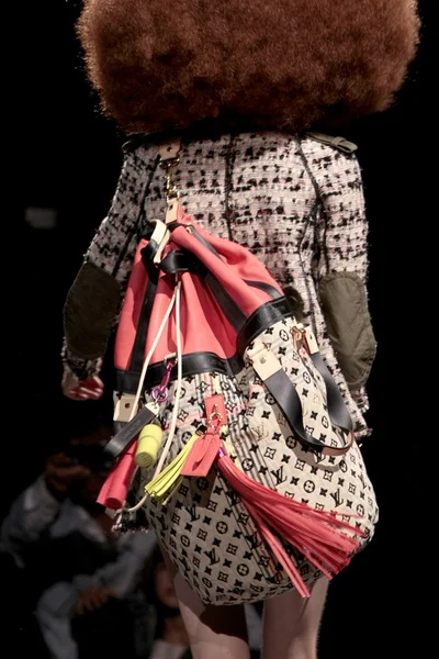 Look 33